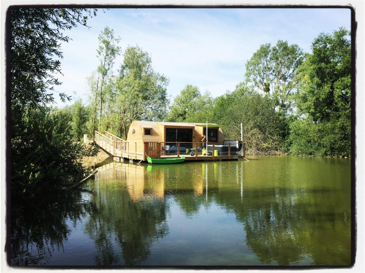 Lodges Des Grands Crus Chablis Buitenkant foto