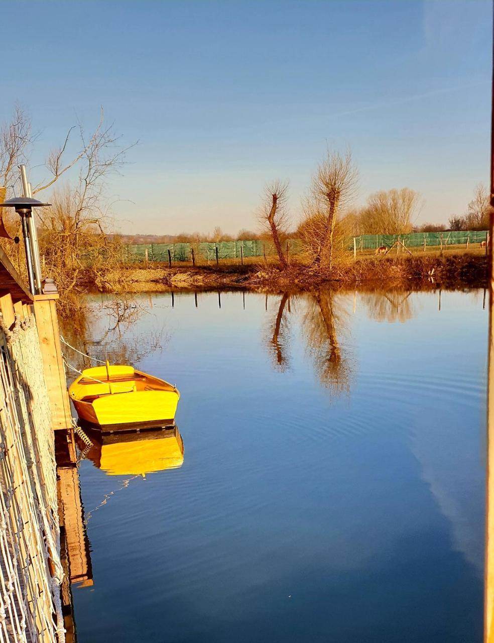 Lodges Des Grands Crus Chablis Buitenkant foto